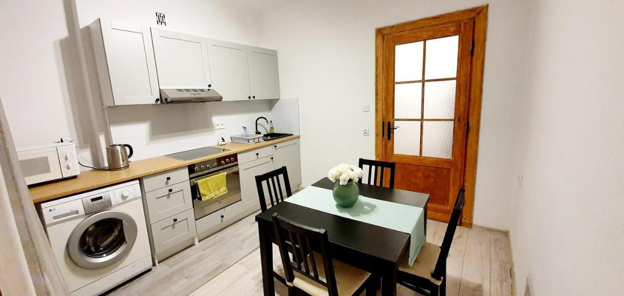 Separated Kitchen, Fast Internet Aleja 3 Maja 2M80 Warsaw Luaran gambar