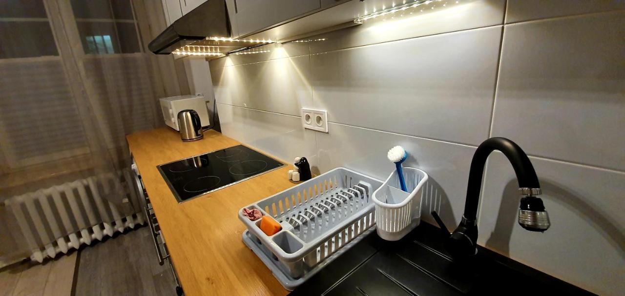 Separated Kitchen, Fast Internet Aleja 3 Maja 2M80 Warsaw Luaran gambar